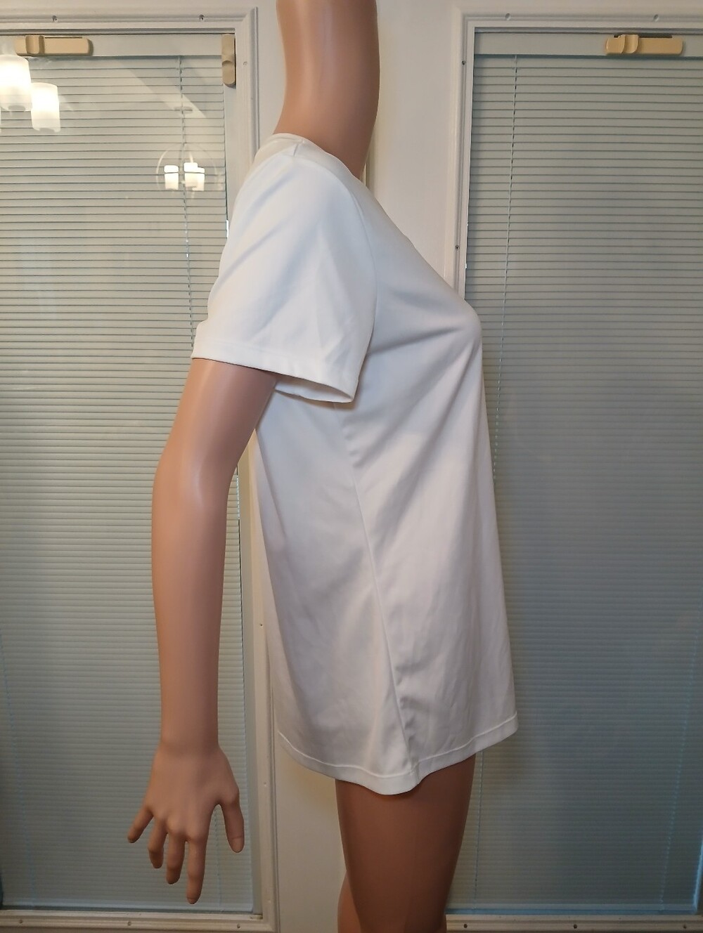 Under Armour White V-Neck Performance Tee - Picture 4 of 5
